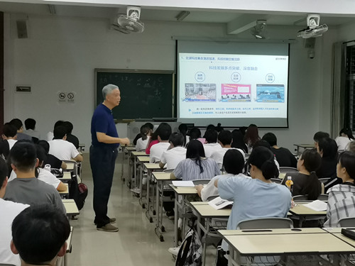 1621472789463359.jpg 曹校长2.jpg